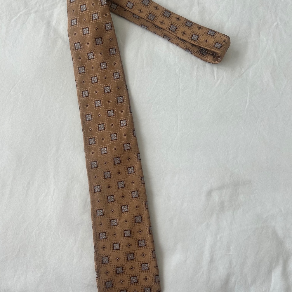 Ike Behar tie